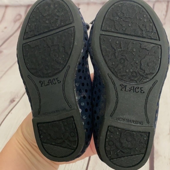 Children's Place Velvet Navy Blue Toddler Dress Shoes with Patent Bow & Sequins - Picture 4 of 5